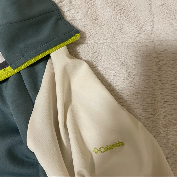 Columbia Light Weight Active Wear Jacket / Size M - Picture 3 of 10
